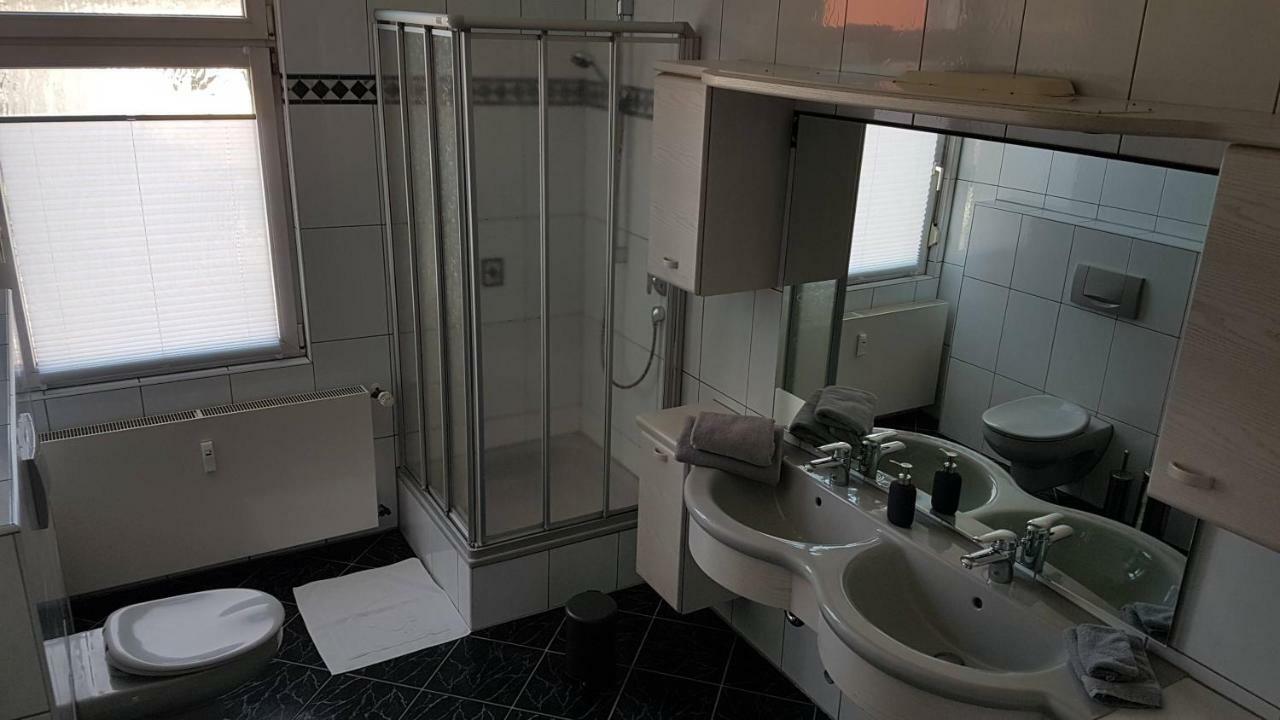 Zimmervermietung Muelheim ミュルハイム・アン・デア・ルール エクステリア 写真